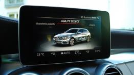 Mercedes Klasa C W205 Kombi - galeria redakcyjna - ekran systemu multimedialnego