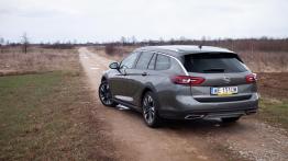 Opel Insignia Country Tourer 1.6 Turbo 200 KM - galeria redakcyjna - widok z tyłu