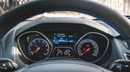 Ford Focus RS - niebieski terrorysta