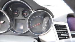 Chevrolet Cruze - galeria redakcyjna - prędkościomierz