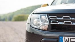 Dacia Duster Blackstorm 4X4 1.5 dCi 110 KM - galeria redakcyjna - prawy przedni reflektor - wyłączon