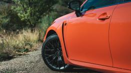 Lexus GS F (2016) - galeria redakcyjna - bok - inne ujęcie