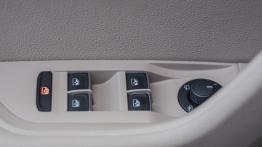 Skoda Superb 1.4 TSI 150 KM - galeria redakcyjna - sterowanie w drzwiach