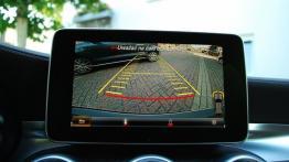 Mercedes Klasa C W205 Kombi - galeria redakcyjna - ekran systemu multimedialnego