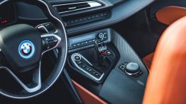 BMW i8 - galeria redakcyjna - widok ogólny wnętrza z przodu