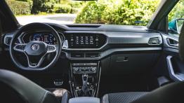 Volkswagen T-Cross 1.0 TSI 115 KM - galeria redakcyjna - widok ogólny wnętrza z przodu