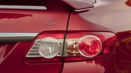Toyota Corolla po liftingu - wersja USA - widok z tyłu