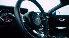 Ford Mustang GT - galeria redakcyjna - kierownica