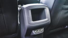 Volkswagen T-Cross 1.0 TSI 115 KM - galeria redakcyjna - inny element wn?trza z ty?u