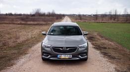 Opel Insignia Country Tourer 1.6 Turbo 200 KM - galeria redakcyjna - widok z przodu