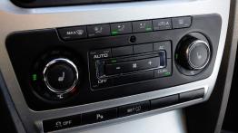 Skoda Octavia II Hatchback Facelifting 2.0 TFSI 200KM - galeria redakcyjna - radio/cd
