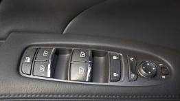 Infiniti Q70 2.2d 170 KM - galeria redakcyjna - sterowanie w drzwiach