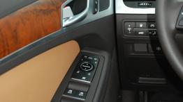 Hyundai Genesis Sedan II - galeria redakcyjna - sterowanie w drzwiach