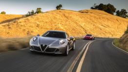 Alfa Romeo 4C (2015) - wersja amerykańska - widok z przodu