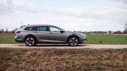 Opel Insignia Country Tourer 1.6 Turbo 200 KM - galeria redakcyjna - prawy bok