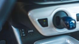 Toyota Prius IV - galeria redakcyjna - dźwignia zmiany biegów