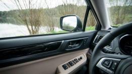 Subaru Outback V 2.5i 175KM - galeria redakcyjna - drzwi kierowcy od wewnątrz