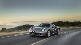 Alfa Romeo 4C (2015) - wersja amerykańska - widok z przodu