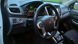 Mitsubishi L200 - galeria redakcyjna - pełny panel przedni