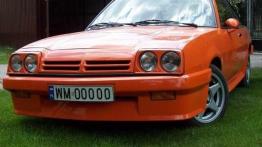 Opel Manta - widok z przodu