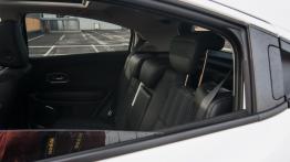 Honda HR-V 1.5 i-VTEC 130 KM - galeria redakcyjna - bok - inne ujęcie