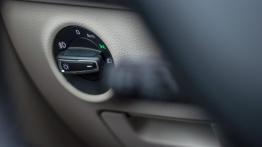 Skoda Superb 1.4 TSI 150 KM - galeria redakcyjna - manetka do sterowania światłami