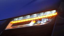 Audi R8 Coupe Facelifting 5.2 FSI 525KM - galeria redakcyjna - lewy przedni reflektor - włączony