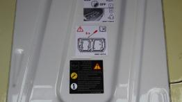 Renault Twingo III - galeria redakcyjna - obudowa komory silnikowej