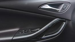 Opel Astra K - dobra, choć nie luksusowa - klamka