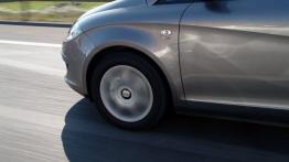 Seat Altea - lewe przednie nadkole