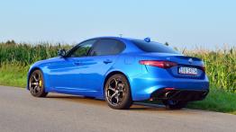 Alfa Romeo Giulia Veloce 2.0 TBi 280 KM - galeria redakcyjna - lewy bok