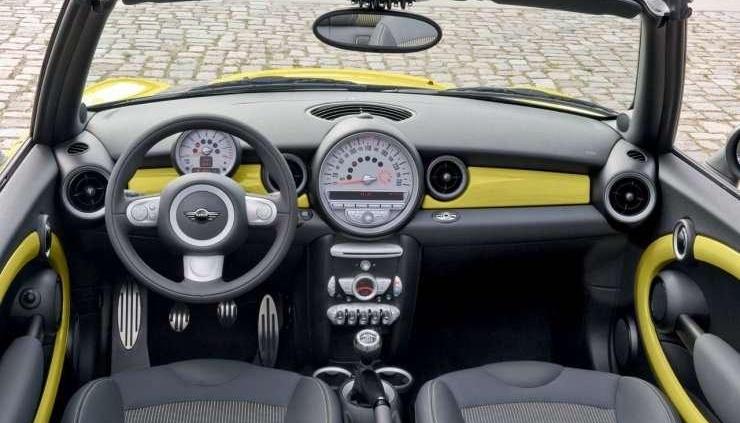 Mini Cabrio - z wiatrem we włosach