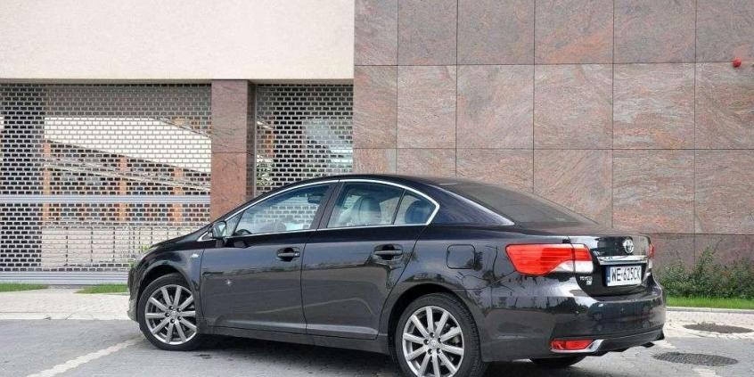 Toyota Avensis - z emeryta w nastolatka