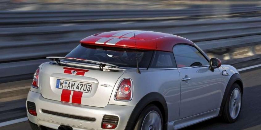 Mini Coupe - Angol w bejsbolówce