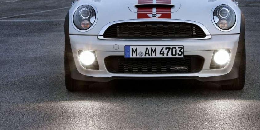 Mini Coupe - Angol w bejsbolówce