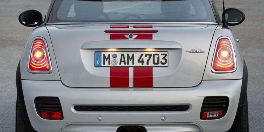 Mini Coupe - Angol w bejsbolówce