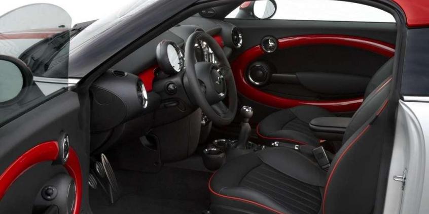 Mini Coupe - Angol w bejsbolówce