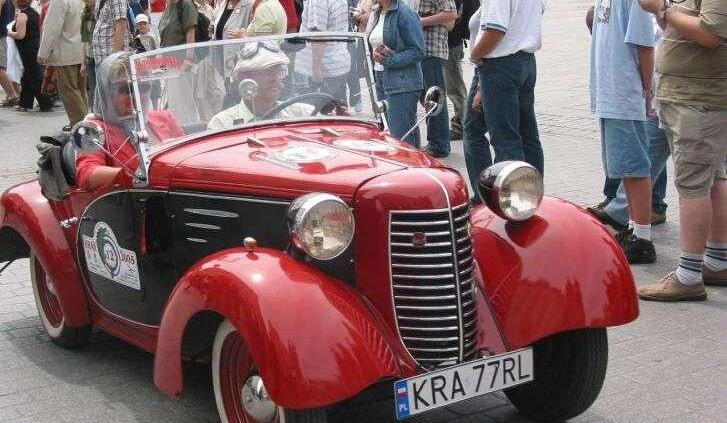 Staruszkowie ! &amp;#8211; ale dziarscy na Krakowskim Rynku