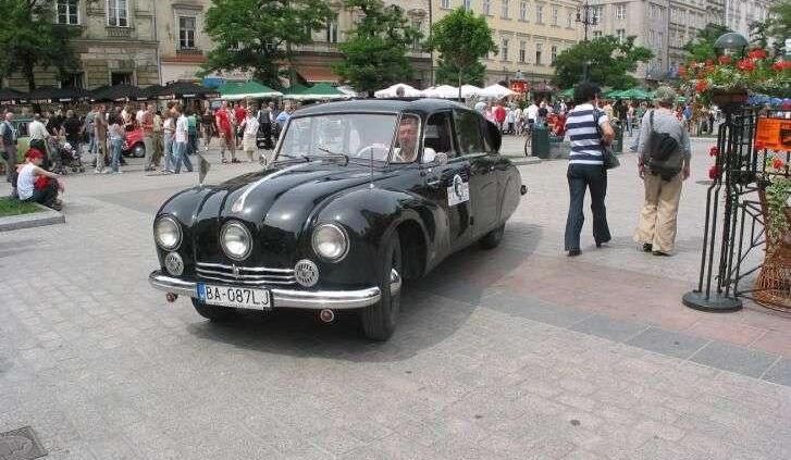 Staruszkowie ! &amp;#8211; ale dziarscy na Krakowskim Rynku