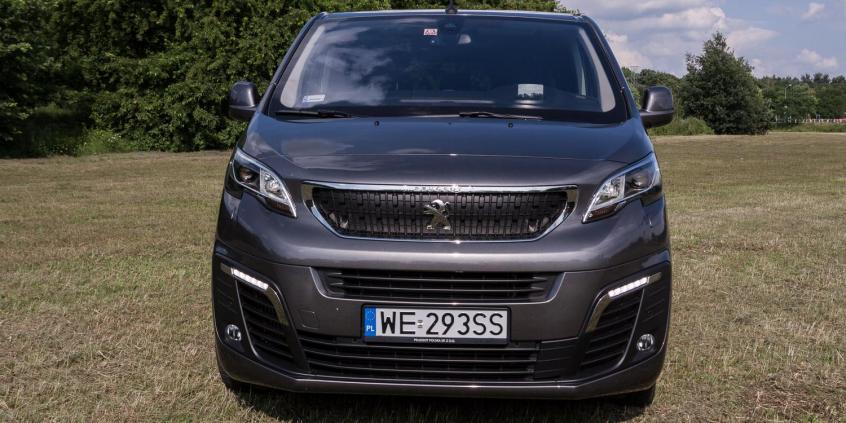 Rodzinny samochód dla VIP-ów – Peugeot Traveller Business VIP Long