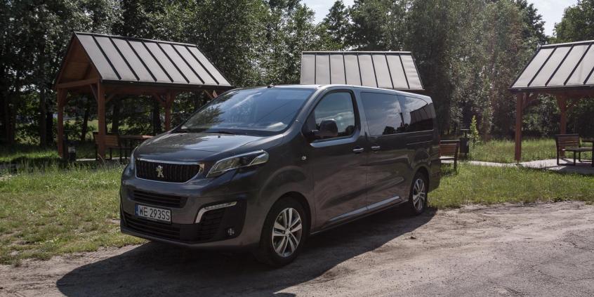 Rodzinny samochód dla VIP-ów – Peugeot Traveller Business VIP Long