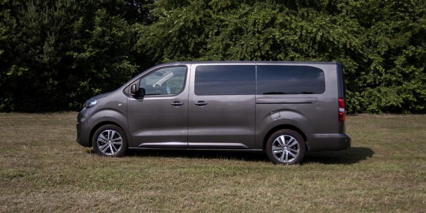 Rodzinny samochód dla VIP-ów – Peugeot Traveller Business VIP Long