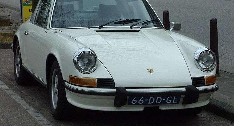 Mimo, że zamiast z ogierem, czy orłem kojarzy się z... rozdeptaną żabą - Porsche 911