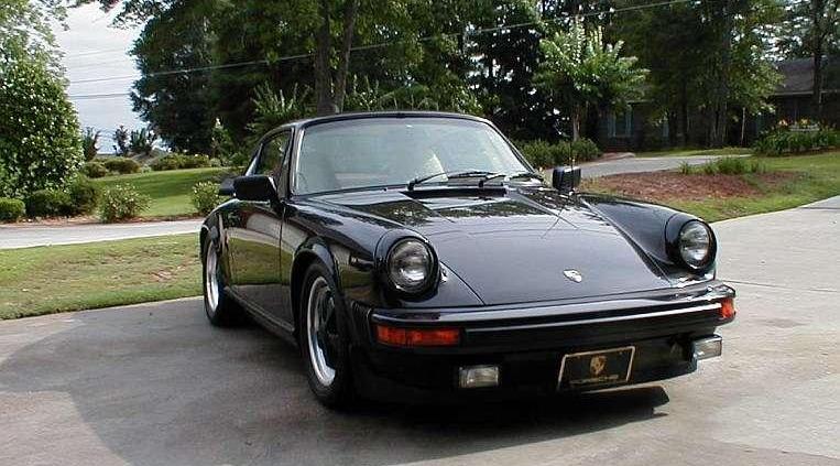 Mimo, że zamiast z ogierem, czy orłem kojarzy się z... rozdeptaną żabą - Porsche 911