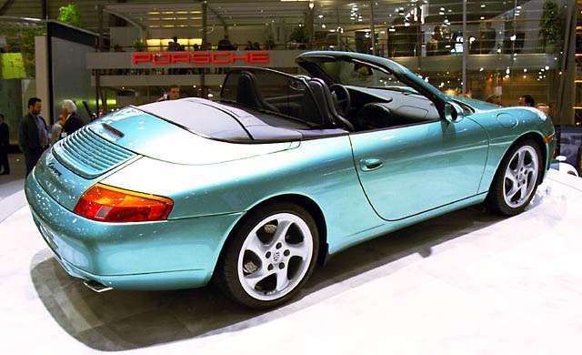 Mimo, że zamiast z ogierem, czy orłem kojarzy się z... rozdeptaną żabą - Porsche 911