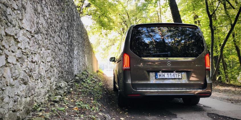 Mercedes-Benz V 250d 4Matic – rodzinny autobus czy firmowa taksówka?