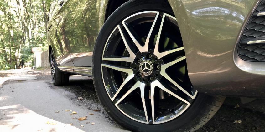 Mercedes-Benz V 250d 4Matic – rodzinny autobus czy firmowa taksówka?