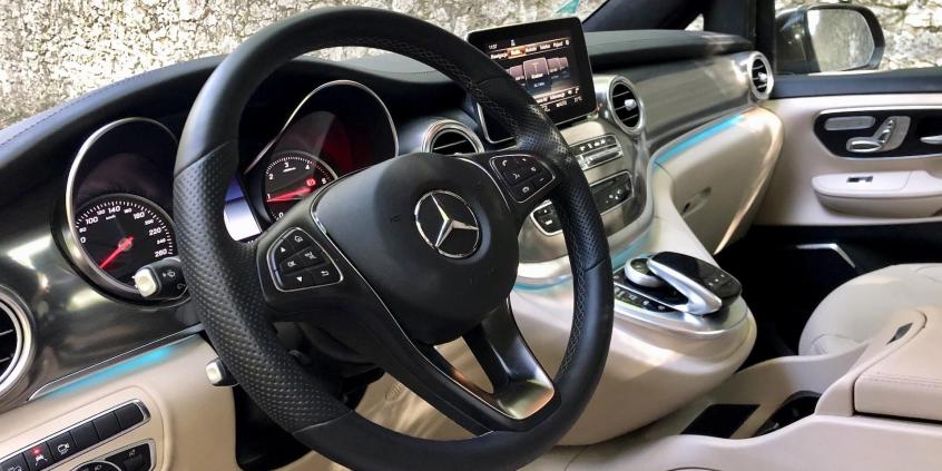 Mercedes-Benz V 250d 4Matic – rodzinny autobus czy firmowa taksówka?