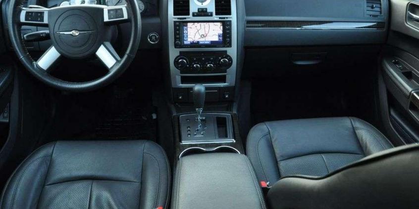 Chrysler 300C - Pomnik Ameryki