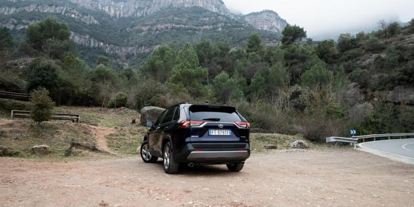 Po 25 latach zrobili to tak, jak trzeba! Nowa Toyota RAV4